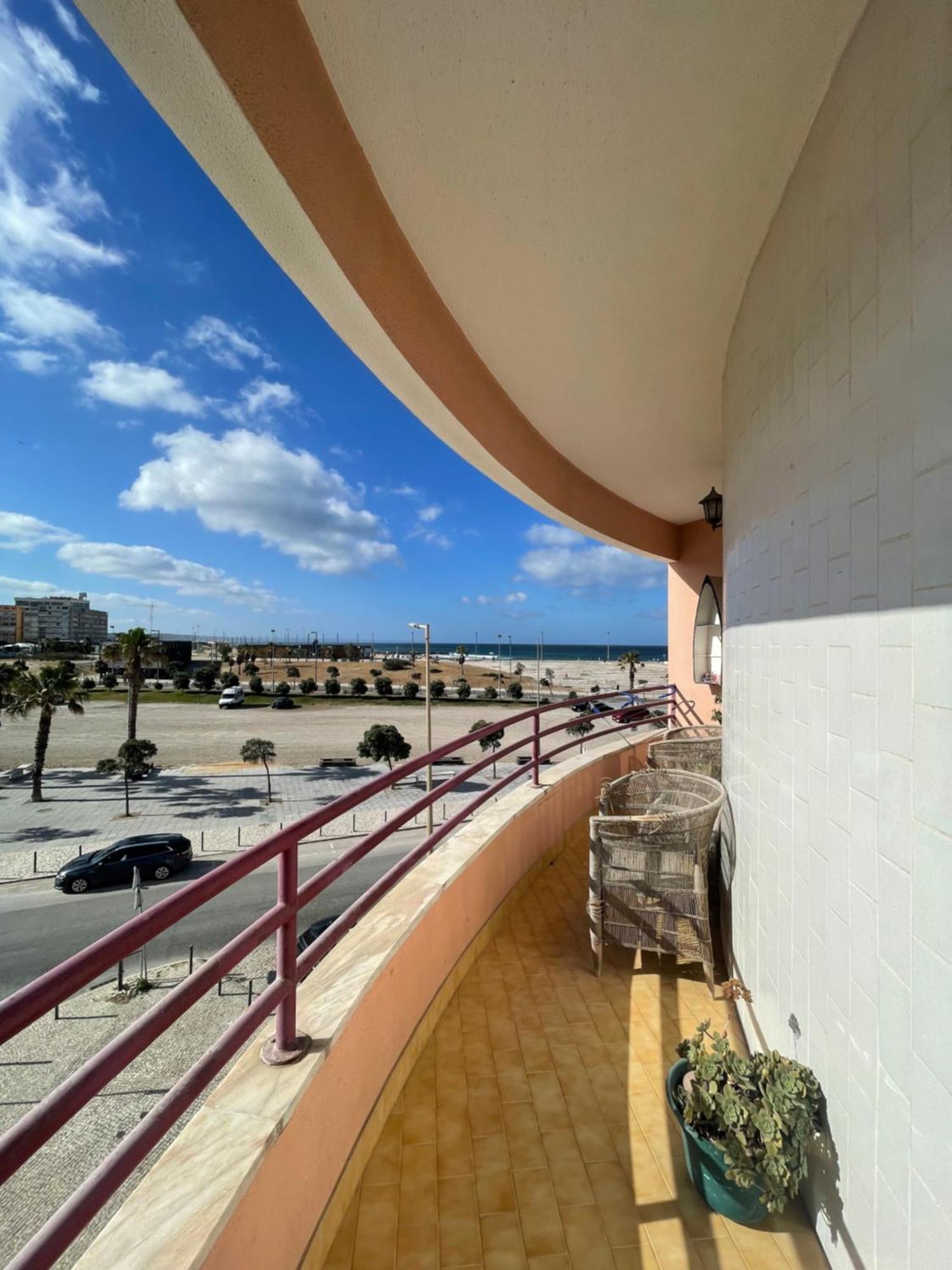 Апартаменты Apartamento Vista Praia E Mar- Кошта-да-Капарика Экстерьер фото